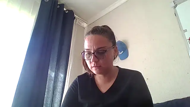 Snapshot of lilMissMarli chatting on July 15, 2026, 9:27 am lilMissMarli online show from July 15, 2026, 9:27 am