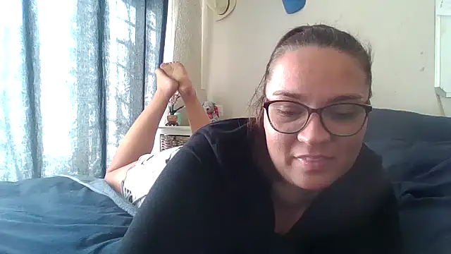 Snapshot of lilMissMarli chatting on July 2, 2026, 8:20 am lilMissMarli online show from July 2, 2026, 8:20 am