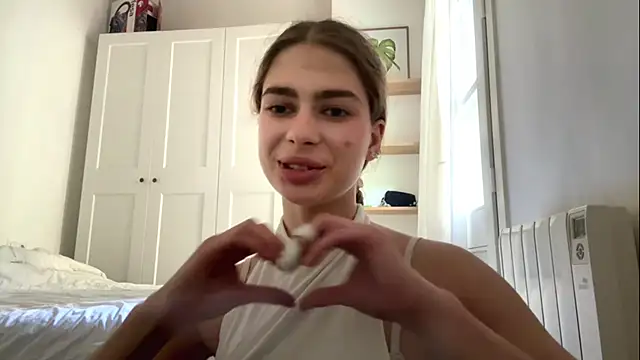 EastLuna online show from April 25, 2026, 4:04 pm