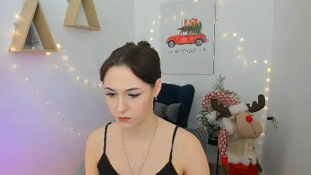 Snapshot of MakeYoueHappy chatting on December 14, 2025, 4:40 am MakeYoueHappy online show from December 14, 2025, 4:40 am