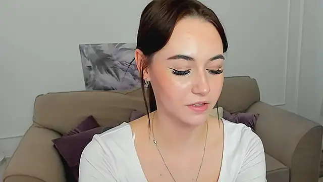 Snapshot of MakeYoueHappy chatting on November 23, 2025, 12:04 pm MakeYoueHappy online show from November 23, 2025, 12:04 pm