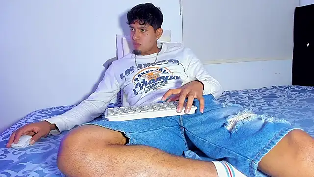 Dominic King online show from December 1, 2025, 1:39 am