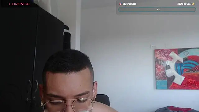 LucaVanden online show from October 28, 2025, 2:05 pm