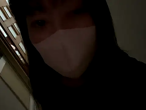 hitomi desu online show from November 15, 2025, 2:10 pm