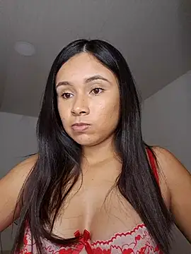 DollyRouse online show from November 23, 2025, 4:33 am