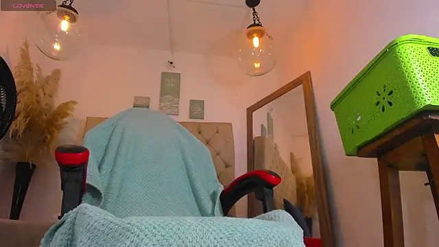 hathor  01 online show from November 26, 2025, 12:54 am