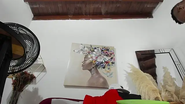 hathor  01 online show from November 5, 2025, 3:09 am