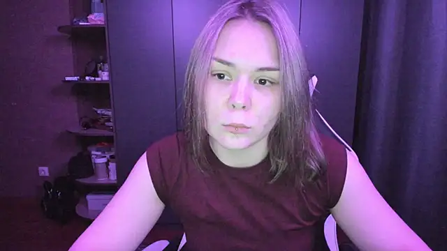 sophia lix online show from November 22, 2025, 1:32 pm