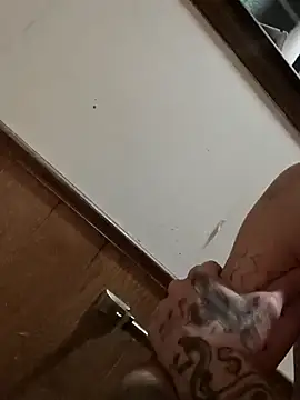 Snapshot of 40Kalisdaddy chatting on November 17, 2025, 3:54 am 40Kalisdaddy online show from November 17, 2025, 3:54 am