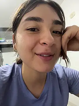 Snapshot of Valentina_ro chatting on November 15, 2025, 3:21 am Valentina ro online show from November 15, 2025, 3:21 am