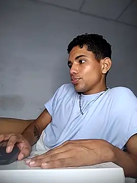 Snapshot of Alex_Sweeting chatting on November 17, 2025, 6:28 am Alex Sweeting online show from November 17, 2025, 6:28 am