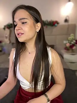 Snapshot of BabyShy- chatting on January 7, 2026, 11:43 pm BabyShy- online show from January 7, 2026, 11:43 pm