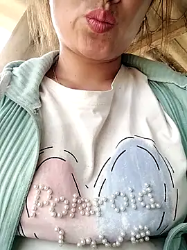 emini-xx online show from March 1, 2026, 3:06 am