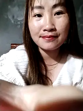 Snapshot of emini-xx chatting on April 1, 2026, 6:04 am emini-xx online show from April 1, 2026, 6:04 am