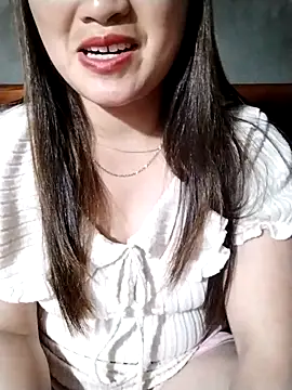 Snapshot of emini-xx chatting on March 18, 2026, 11:24 am emini-xx online show from March 18, 2026, 11:24 am