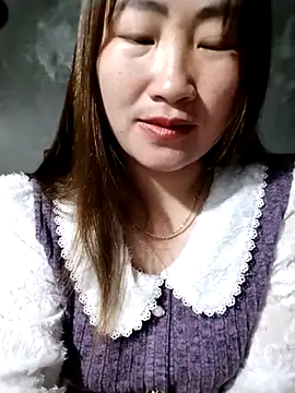 Snapshot of emini-xx chatting on March 17, 2026, 6:05 am emini-xx online show from March 17, 2026, 6:05 am