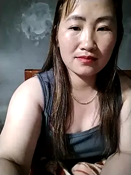 Snapshot of emini-xx chatting on April 1, 2026, 1:41 pm emini-xx online show from April 1, 2026, 1:41 pm