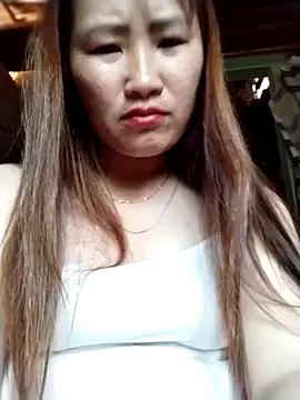 Snapshot of emini-xx chatting on April 3, 2026, 7:04 am emini-xx online show from April 3, 2026, 7:04 am