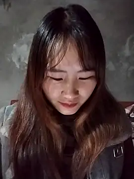 Snapshot of emini-xx chatting on November 28, 2025, 10:59 am emini-xx online show from November 28, 2025, 10:59 am