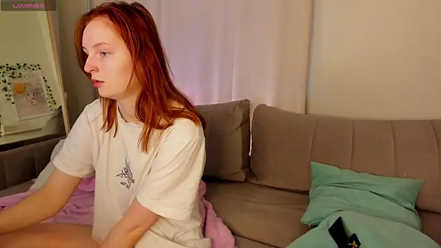 Snapshot of AngelWisee chatting on April 16, 2026, 3:18 am AngelWisee online show from April 16, 2026, 3:18 am