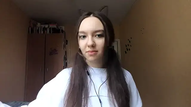 Kimixoo online show from November 8, 2025, 9:57 am