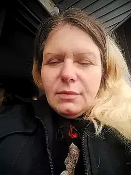 Snapshot of Lana-murr chatting on December 15, 2025, 6:52 am Lana-murr online show from December 15, 2025, 6:52 am