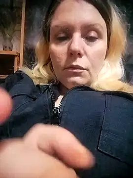 Snapshot of Lana-murr chatting on December 15, 2025, 6:58 pm Lana-murr online show from December 15, 2025, 6:58 pm