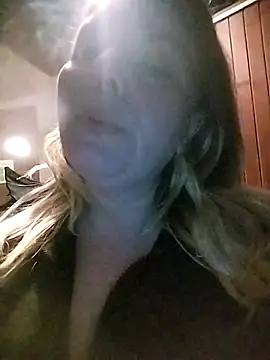 Lana-murr online show from April 12, 2026, 7:17 pm