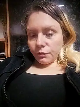 Snapshot of Lana-murr chatting on November 17, 2025, 6:45 pm Lana-murr online show from November 17, 2025, 6:45 pm