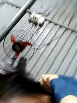 Snapshot of bella-la chatting on December 13, 2025, 8:04 pm bella-la online show from December 13, 2025, 8:04 pm