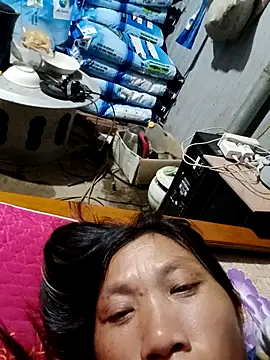 Snapshot of bella-la chatting on November 11, 2025, 12:00 pm bella-la online show from November 11, 2025, 12:00 pm