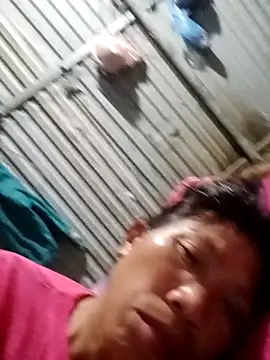 Snapshot of bella-la chatting on October 28, 2025, 5:34 pm bella-la online show from October 28, 2025, 5:34 pm