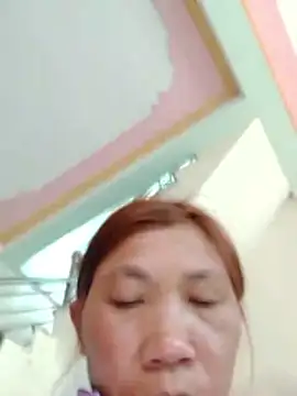 Snapshot of bella-la chatting on January 17, 2026, 8:18 am bella-la online show from January 17, 2026, 8:18 am