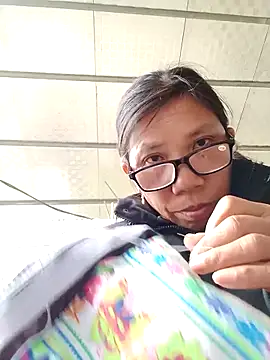 Snapshot of bella-la chatting on December 14, 2025, 8:09 am bella-la online show from December 14, 2025, 8:09 am