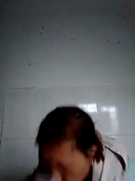 Snapshot of bella-la chatting on February 5, 2026, 12:06 am bella-la online show from February 5, 2026, 12:06 am