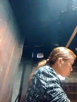 Snapshot of bella-la chatting on February 10, 2026, 12:31 am bella-la online show from February 10, 2026, 12:31 am