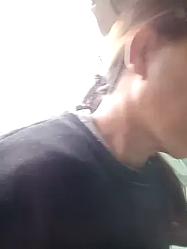 Snapshot of bella-la chatting on November 22, 2025, 9:52 am bella-la online show from November 22, 2025, 9:52 am