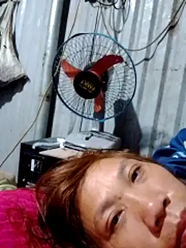 Snapshot of bella-la chatting on January 6, 2026, 10:47 pm bella-la online show from January 6, 2026, 10:47 pm