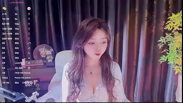 Yiluo95 online show from November 9, 2025, 5:39 pm