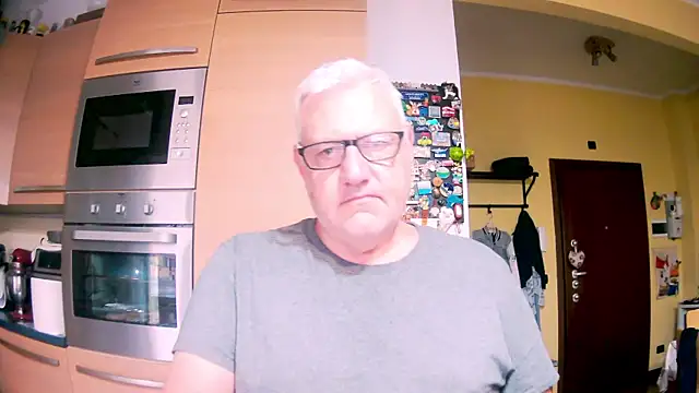 Snapshot of Diegoriv71 chatting on June 2, 2026, 5:07 am Diegoriv71 online show from June 2, 2026, 5:07 am