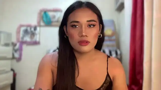 Snapshot of untouchable_mia chatting on December 2, 2025, 1:35 pm untouchable mia online show from December 2, 2025, 1:35 pm