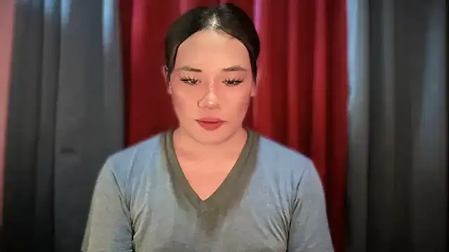 Snapshot of untouchable_mia chatting on November 6, 2025, 5:22 am untouchable mia online show from November 6, 2025, 5:22 am