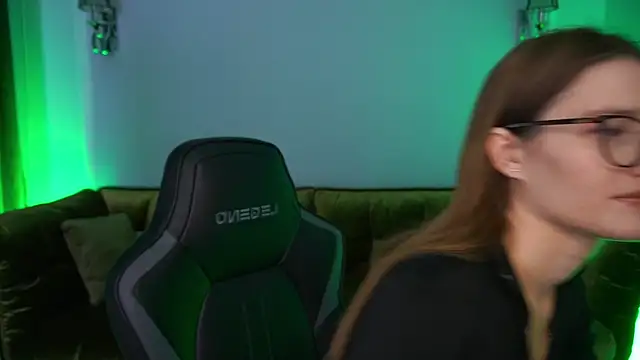 Snapshot of NaughtyNurseVibe chatting on October 30, 2025, 7:06 am NaughtyNurseVibe online show from October 30, 2025, 7:06 am