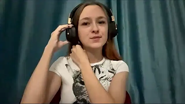 HOTBellakle online show from November 9, 2025, 3:16 pm