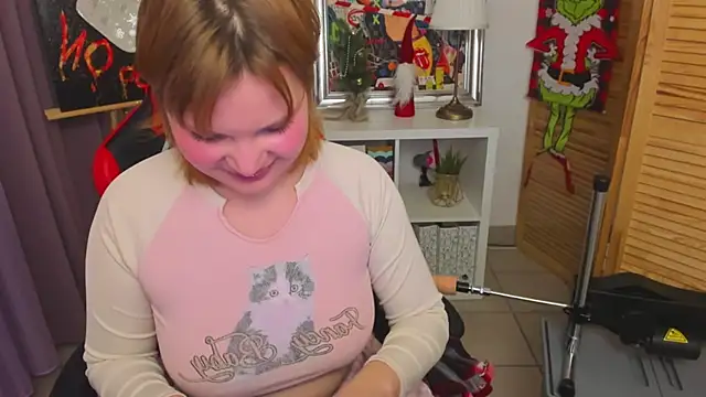 babyyullii online show from December 15, 2025, 2:56 pm