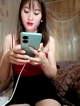 Snapshot of Em_xinh01 chatting on November 17, 2025, 3:32 am Em xinh01 online show from November 17, 2025, 3:32 am