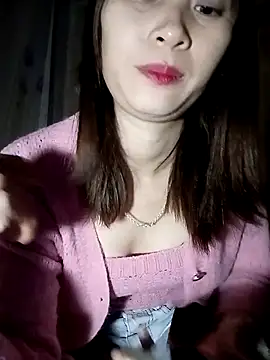 Snapshot of Em_xinh01 chatting on December 1, 2025, 1:50 am Em xinh01 online show from December 1, 2025, 1:50 am