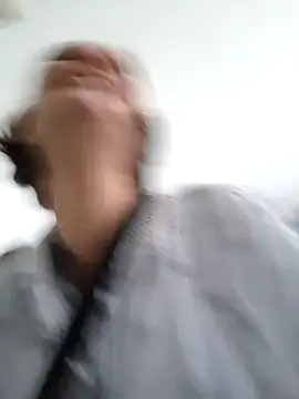 Piediniecollant online show from April 21, 2026, 10:22 am