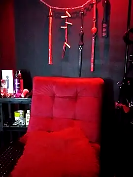 Snapshot of Loana_bdsm chatting on February 17, 2026, 7:44 pm Loana bdsm online show from February 17, 2026, 7:44 pm