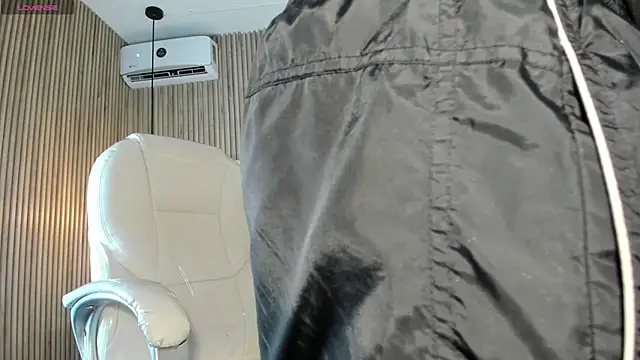 Snapshot of VenuzSofia chatting on November 29, 2025, 10:43 pm VenuzSofia online show from November 29, 2025, 10:43 pm